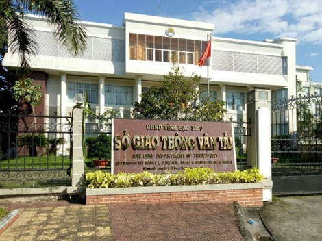 Thu hồi phù hiệu phương tiện sai quy định, Sở GTVT Bạc Liêu phải bồi thường 80 triệu đồng